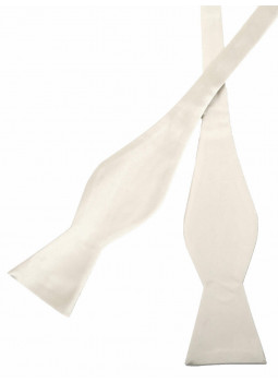 Bow tie open in pure silk