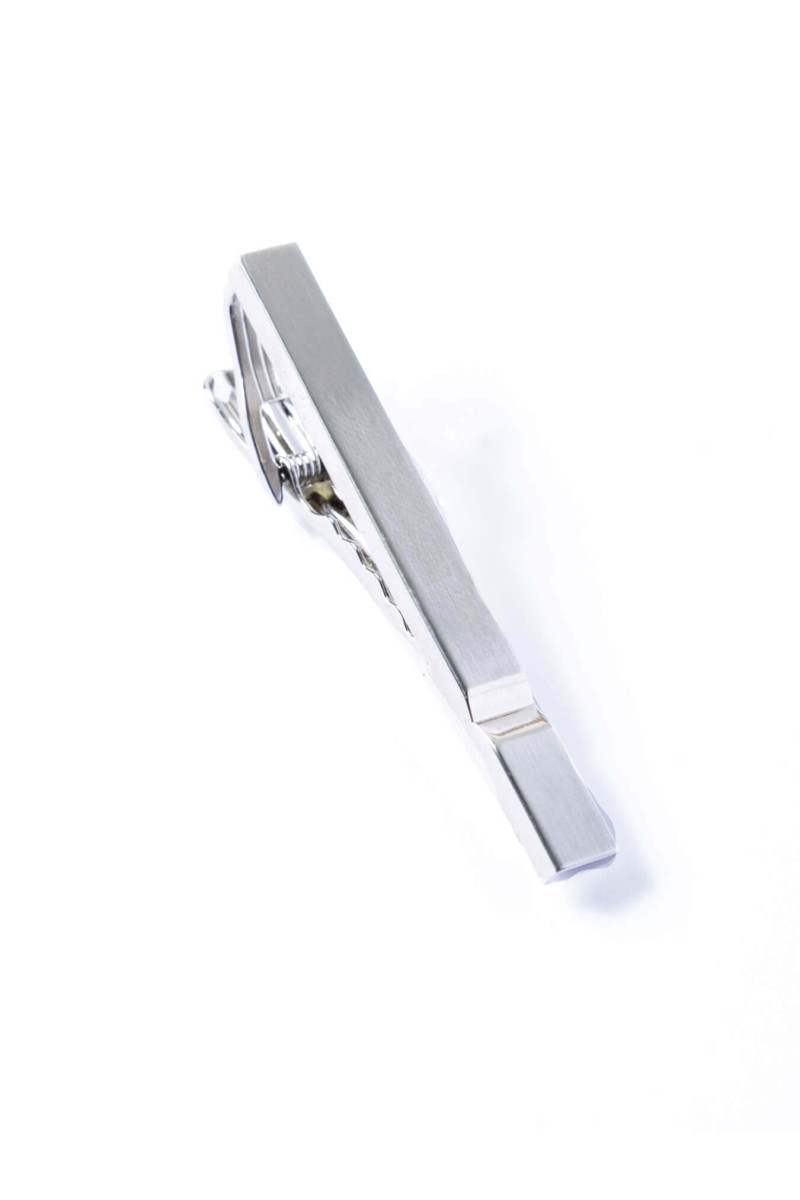 Pince à cravate en métal
