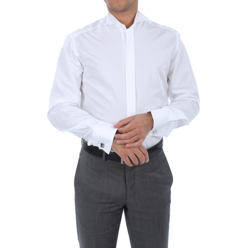 Chemise blanche col cassé et poignet mousquetaire