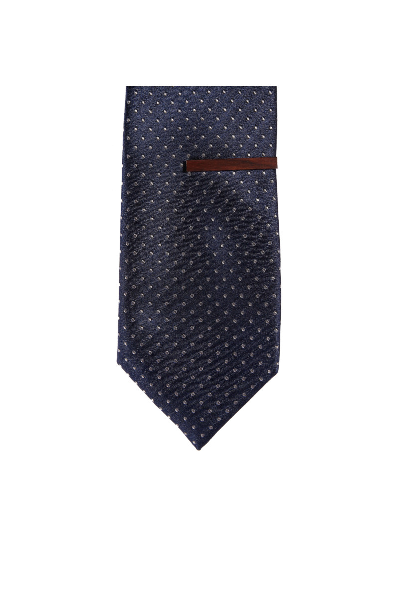 Clip slim tie with wood finishing