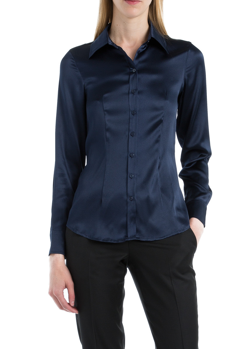 Blouse cinched in pure silk