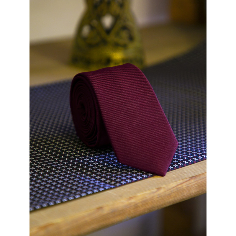 Thin tie in pure silk ribbed