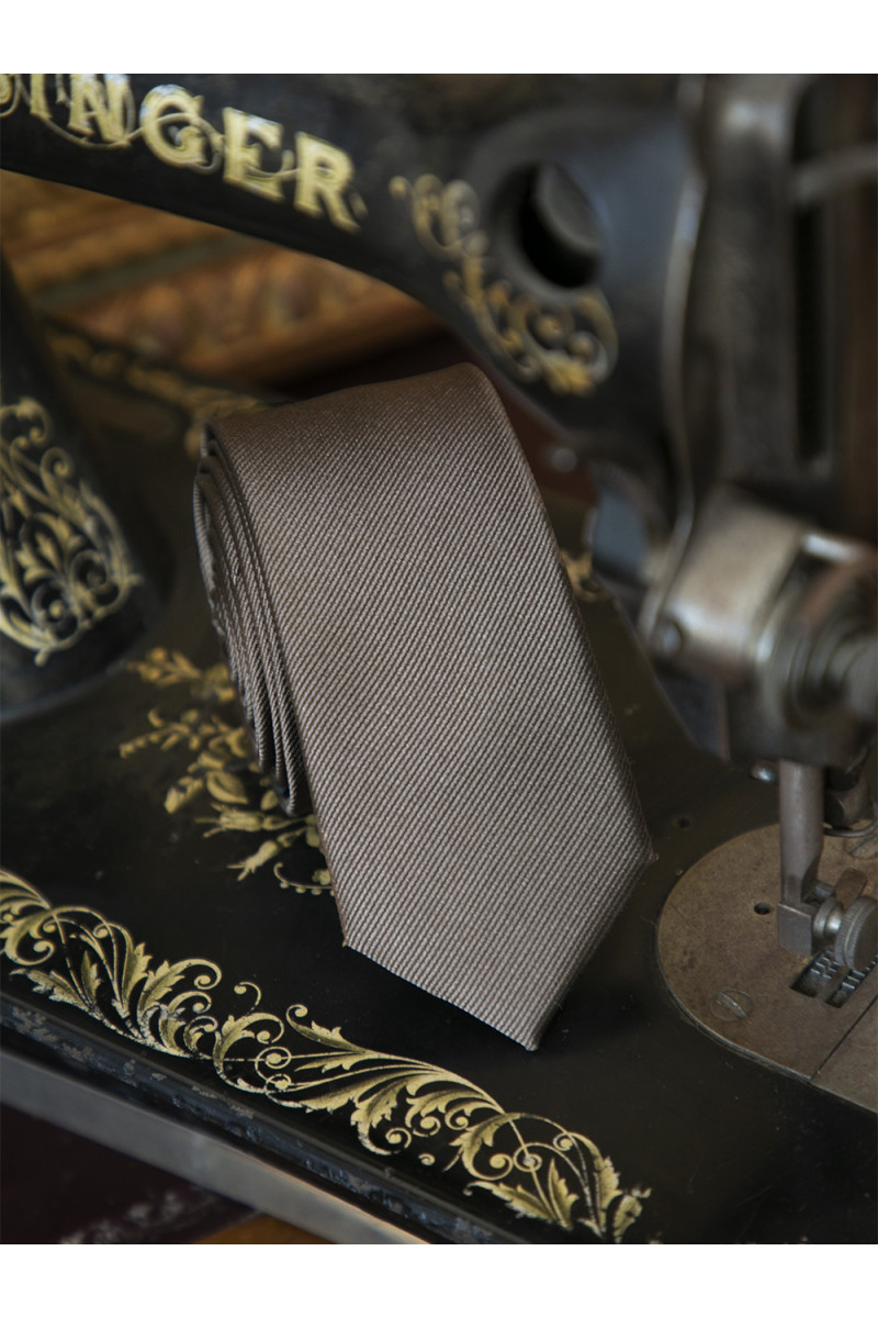 Thin tie in pure silk ribbed