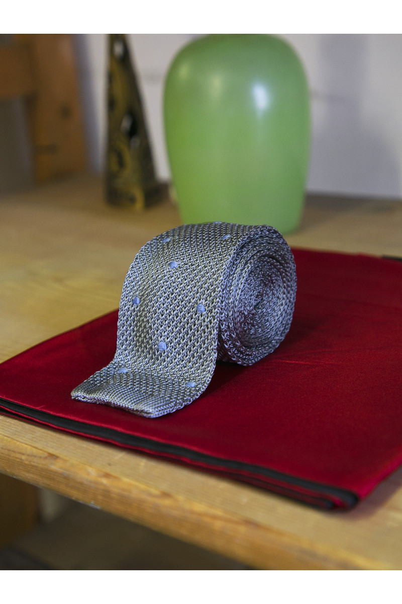 Cravate fine en maille tricot de pure soie à pois