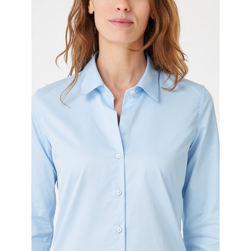 Blouse cinched kingdom with the deep neckline