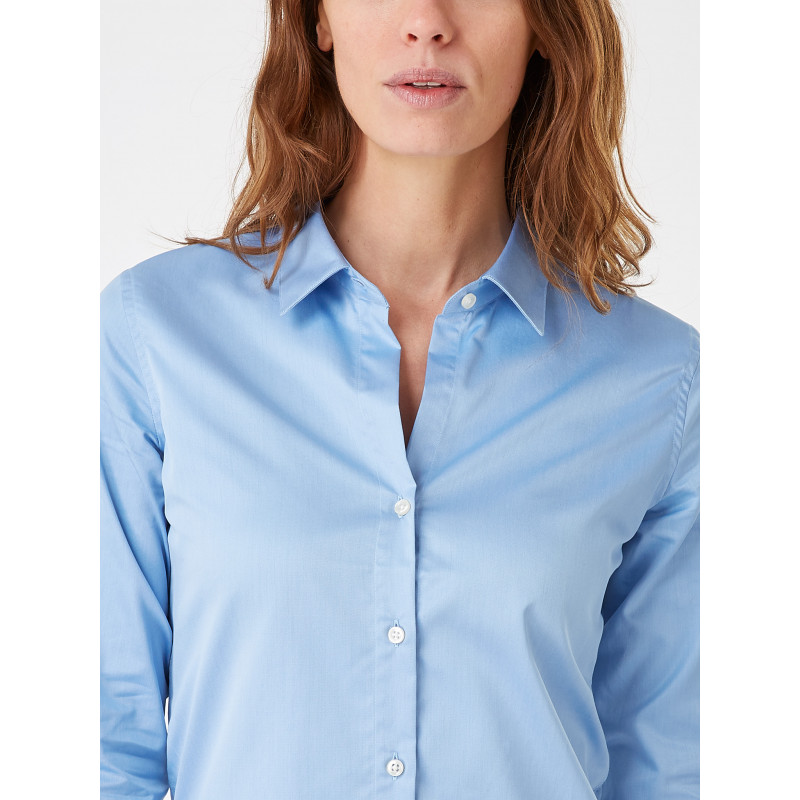 Blouse cinched kingdom with the deep neckline