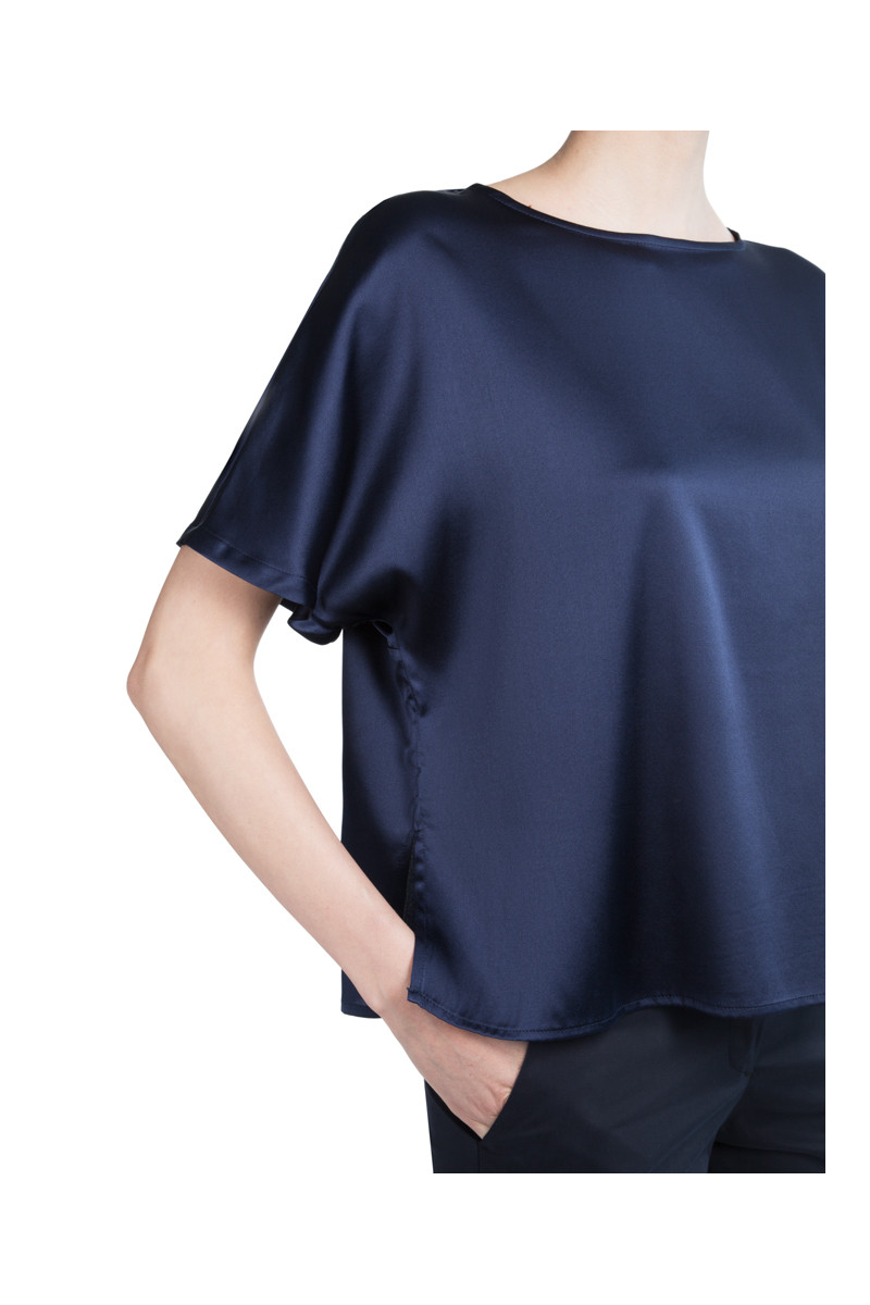 Blouse cinched in pure silk