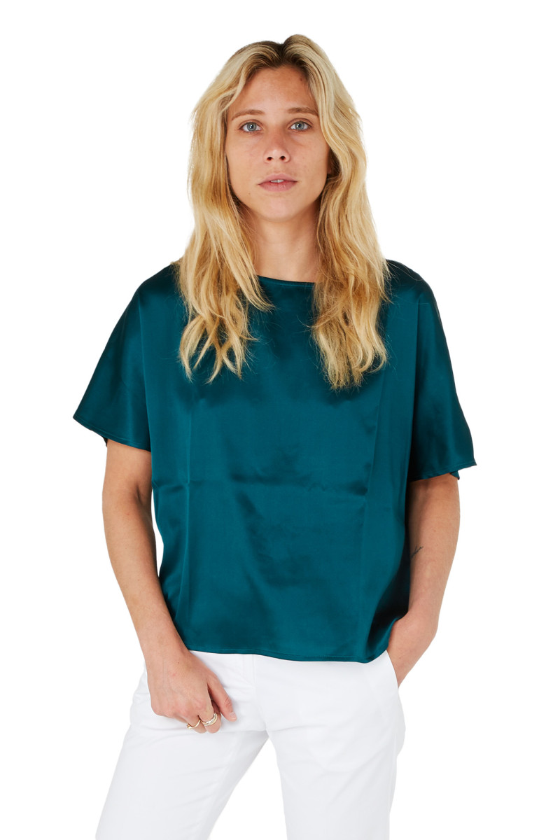 Blouse cinched in pure silk