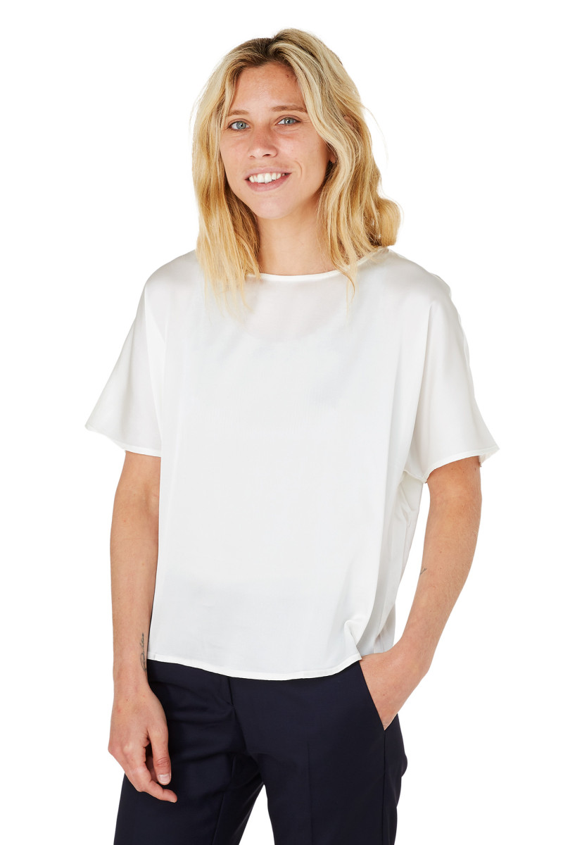 Blouse cinched in pure silk