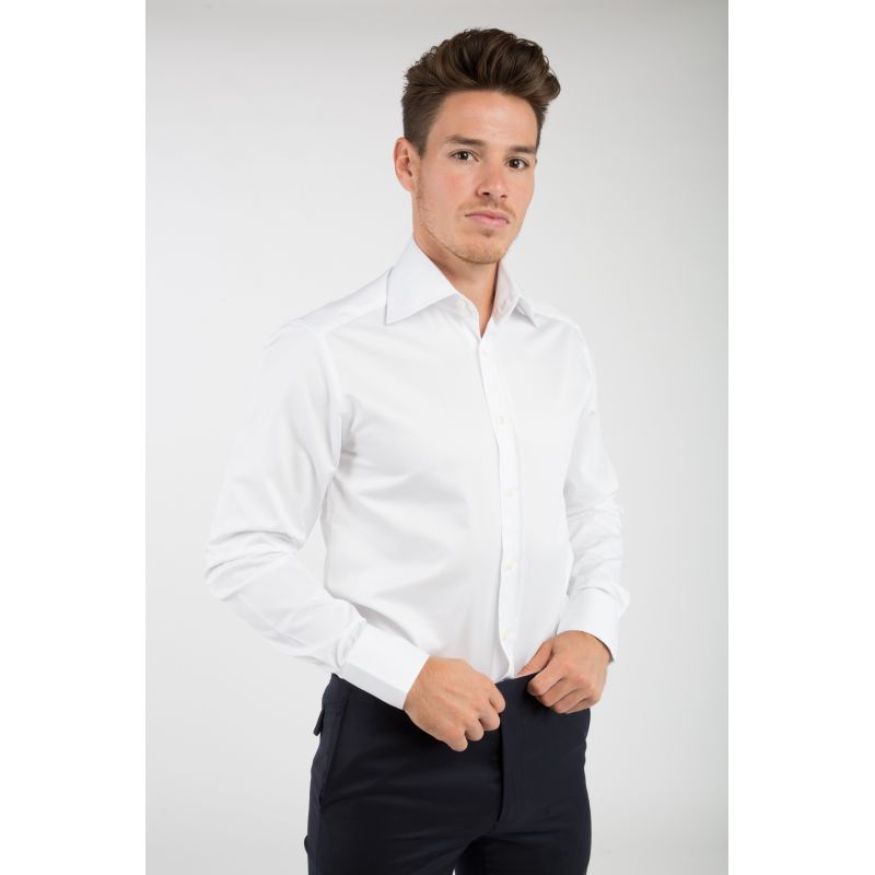 Chemise cintrée en pur coton unie à col haut deux boutons