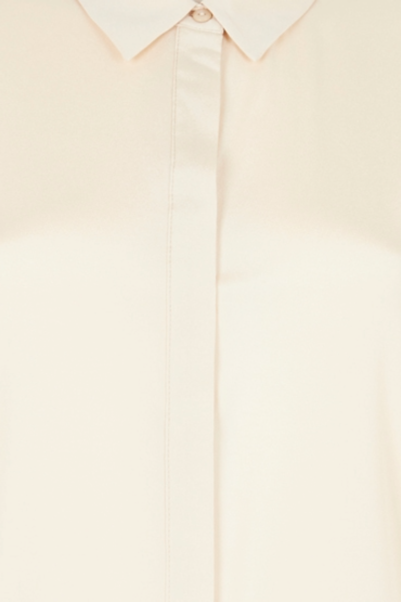 Blouse cinched in pure silk